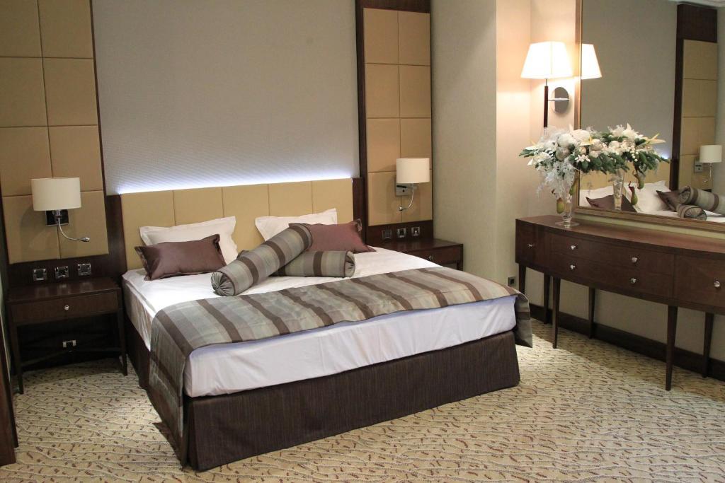 Kharkiv Palace Hotel Phòng bức ảnh